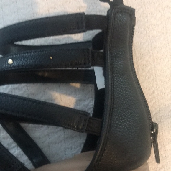 GAP GIRLS BLACK LEATHER STRAPPY SANDALS size 1 - Picture 8 of 8